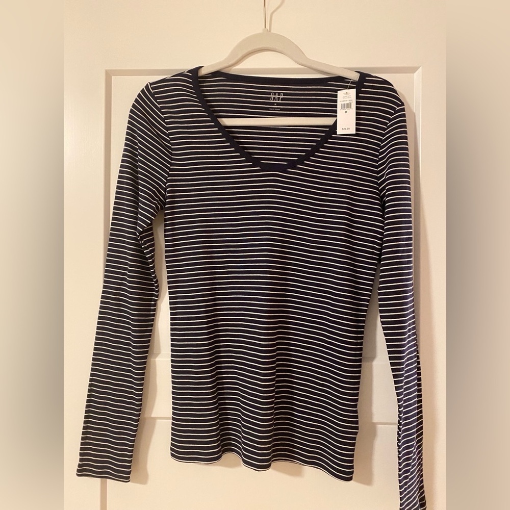 Gap shirt